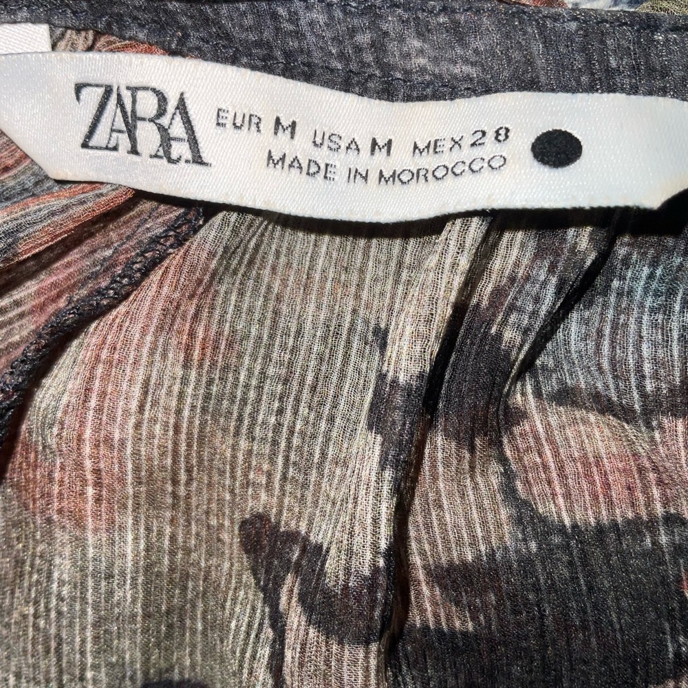 Zara Paisley Midi Dress in Black, Rust, Olive and Gold Tones - Picture 4 of 7
